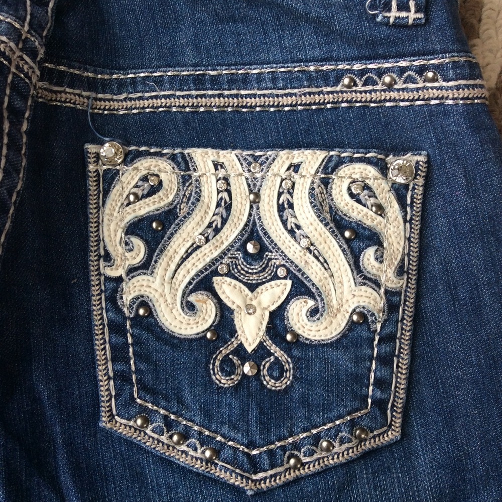 Ladies bling straight leg jeans size 4